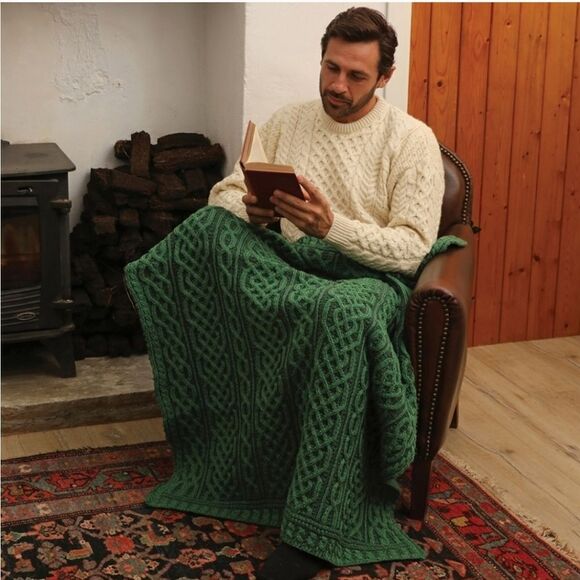 Aran plaited Merino wool green  irish knit throw NWT - Picture 1 of 5